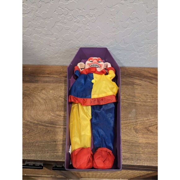 Animated Halloween Killer Clown Motion Activated Eyes Light Up & Screams - Picture 3 of 6